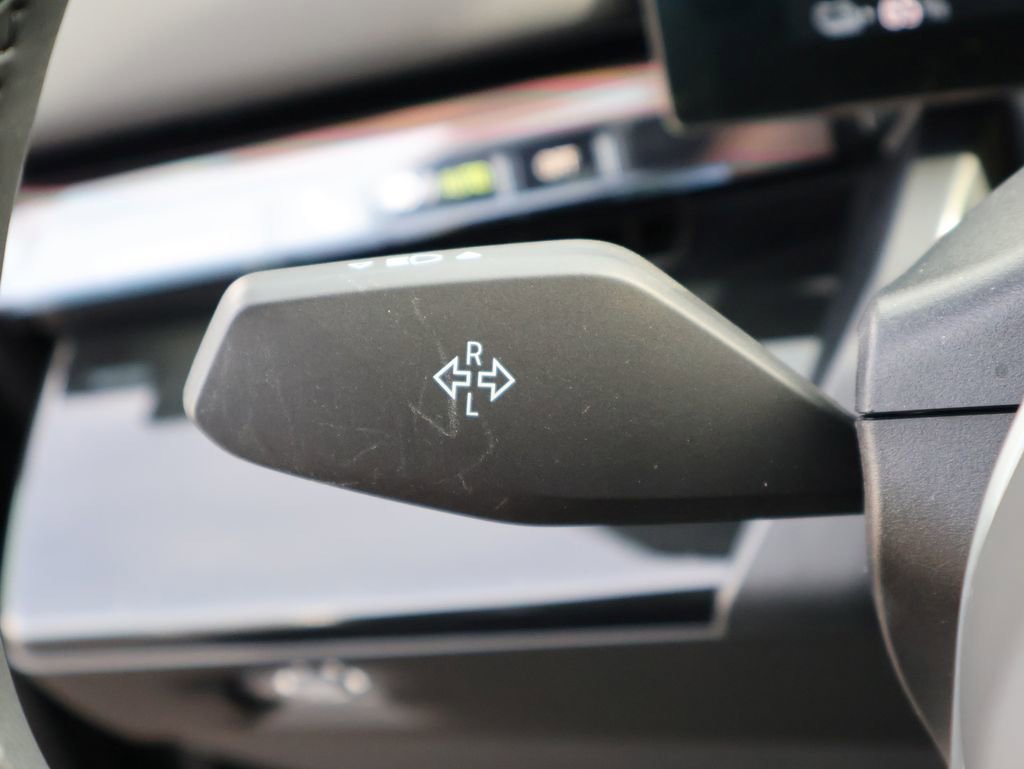 Certified 2025 BMW i5 xDrive40 w/ Premium Package image 38