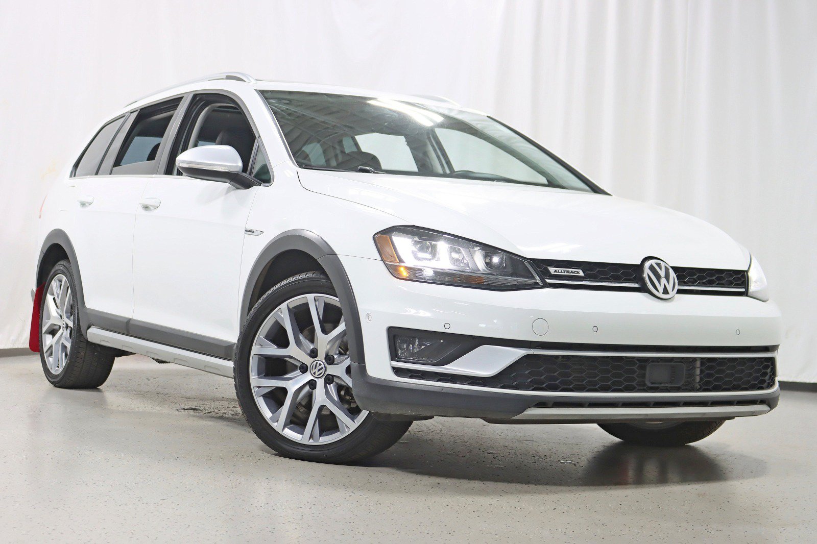 Used 2017 Volkswagen Golf Alltrack SEL AWD/4WD image 7