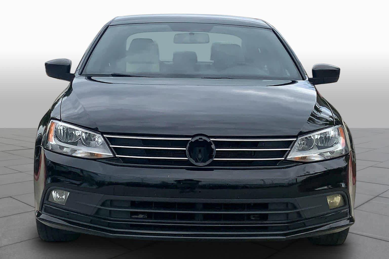 Used 2016 Volkswagen Jetta Sport FWD image 3