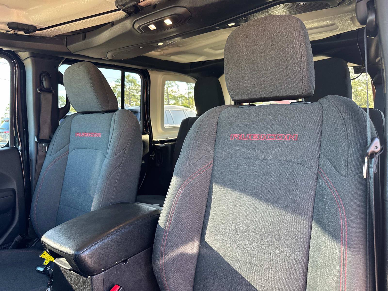 Used 2024 Jeep Wrangler Unlimited Rubicon AWD/4WD image 19