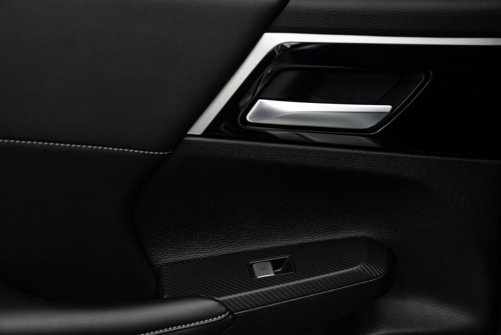 Used 2025 Mitsubishi Outlander SE image 19