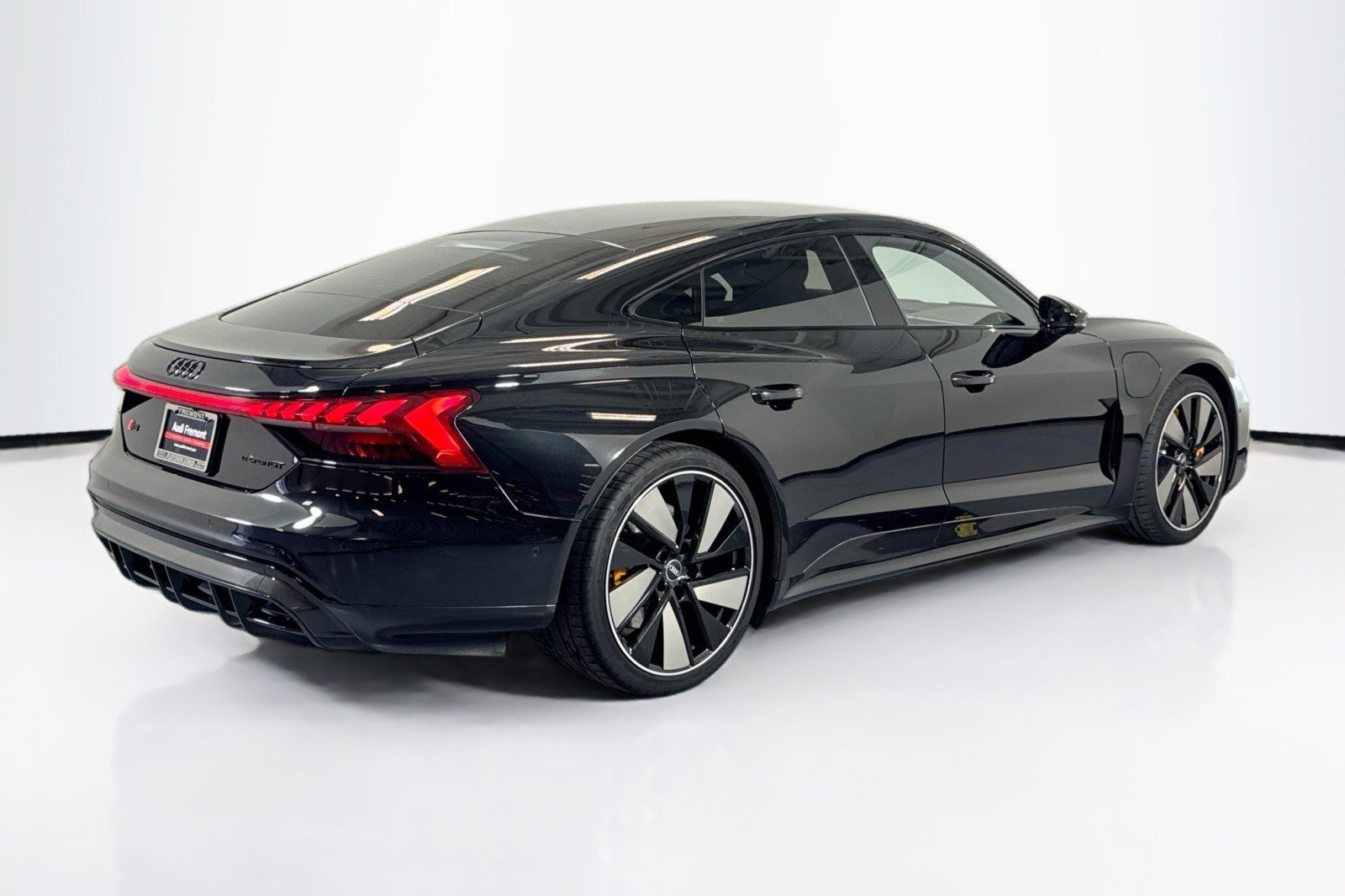 Used 2022 Audi RS e-tron GT w/ Carbon Performance Package image 5