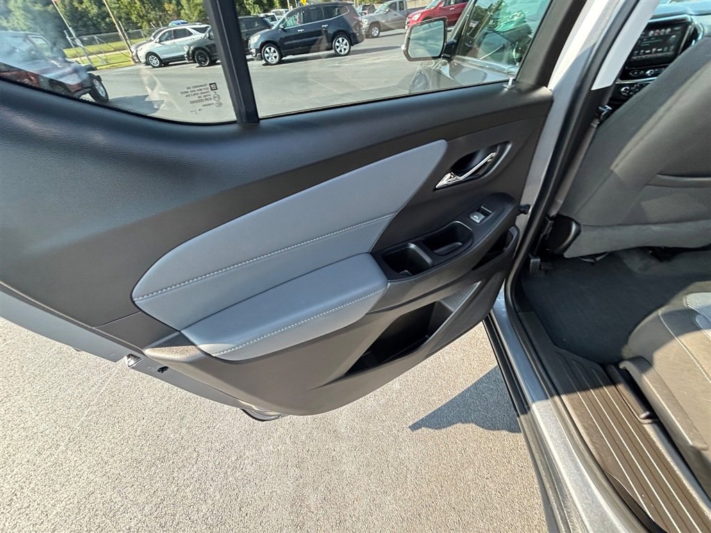 Used 2019 Chevrolet Traverse LT image 18
