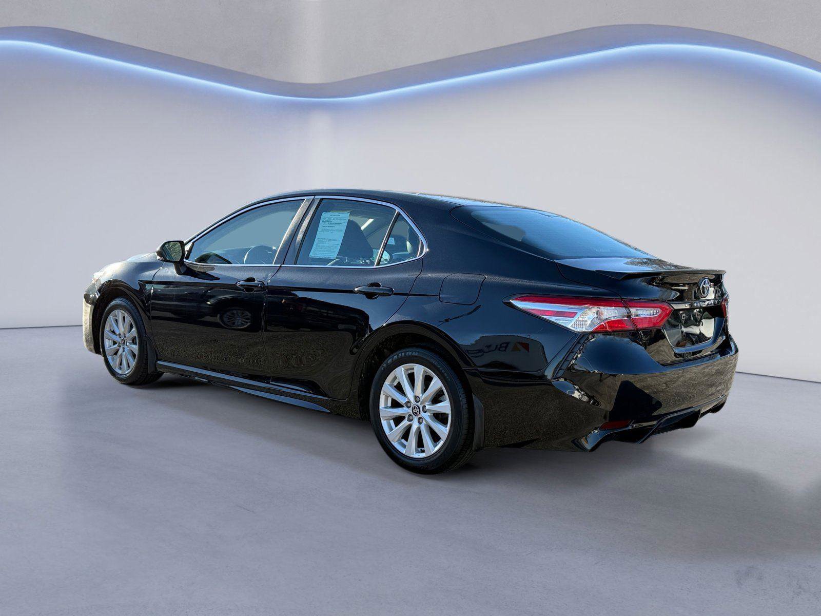 Used 2020 Toyota Camry SE image 5