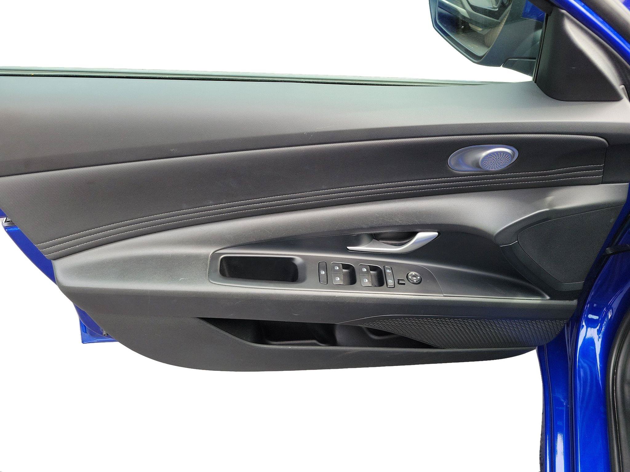 Used 2025 Hyundai Elantra SEL FWD image 7