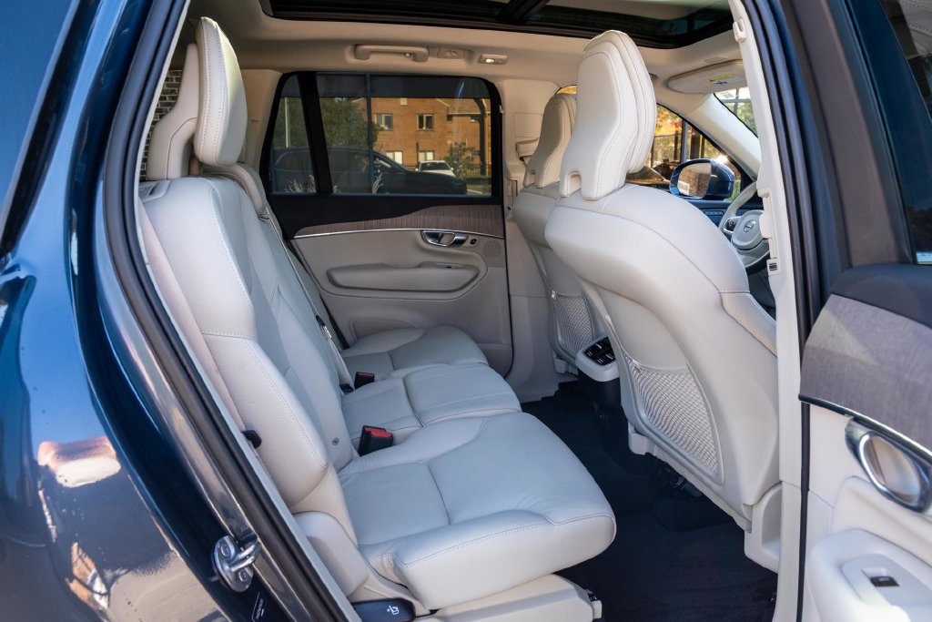 Used 2023 Volvo XC90 B6 Plus AWD/4WD image 27