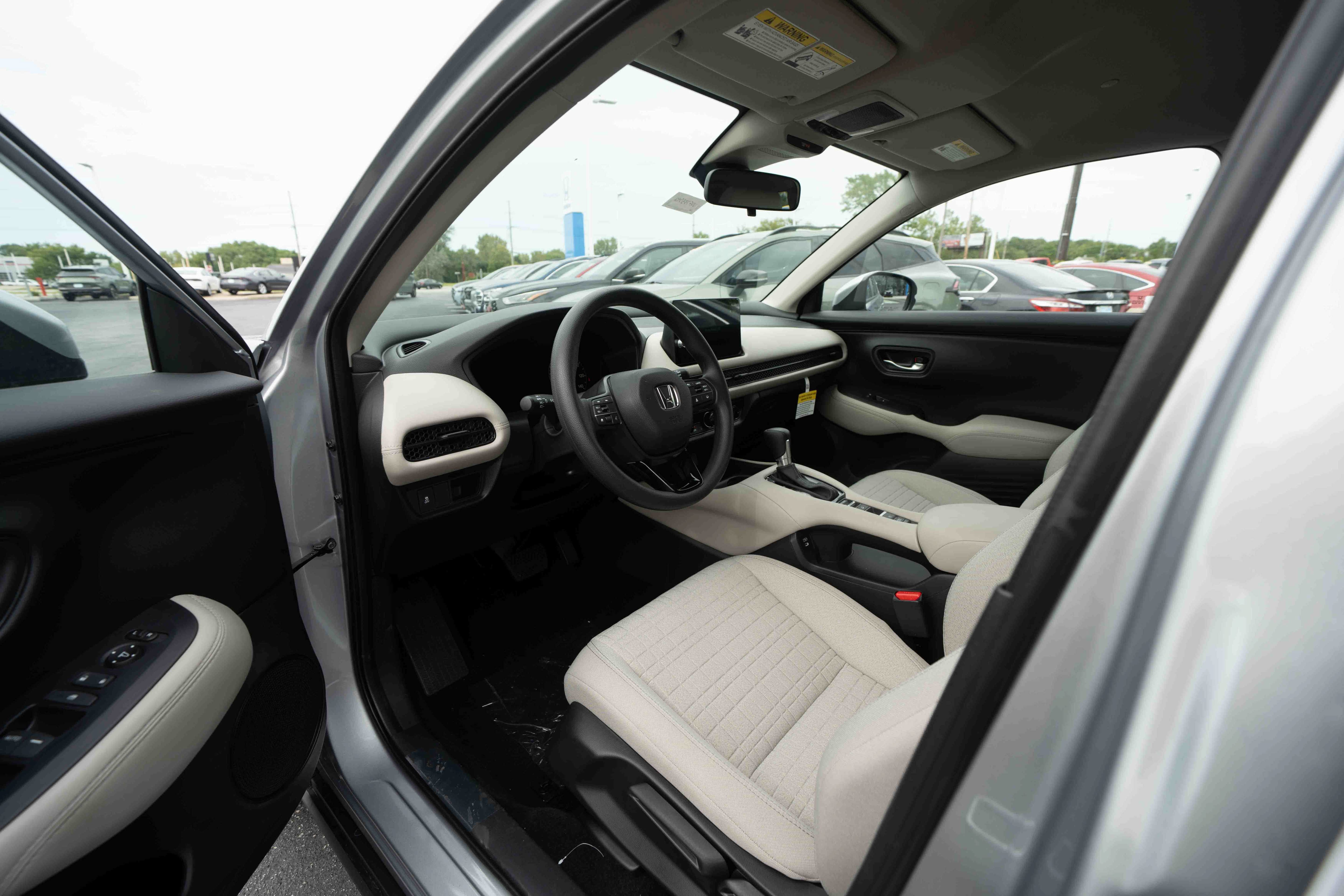 New 2027 Honda HR-V LX image 8