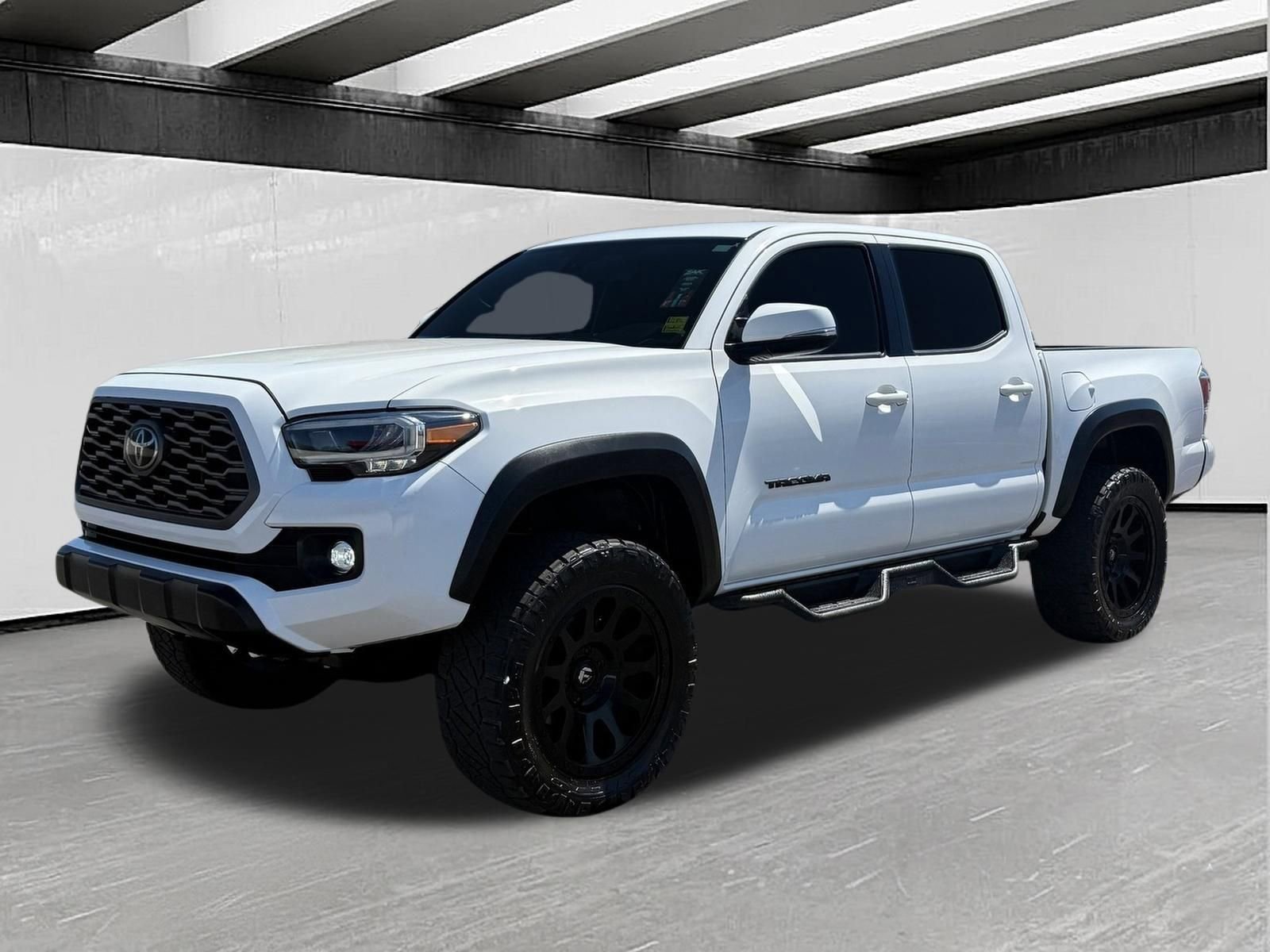 Used 2022 Toyota Tacoma TRD Off-Road w/ Technology Package RWD image 2