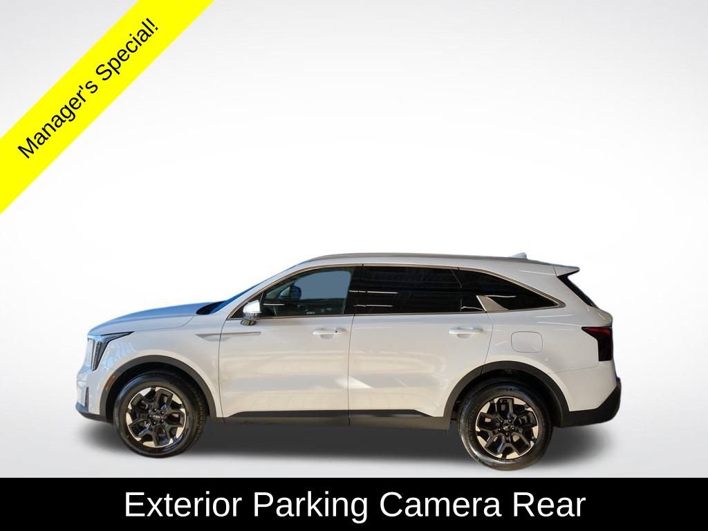 Used 2024 Kia Sorento S image 16