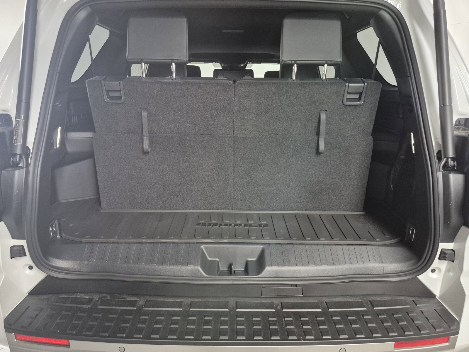 New 2026 Toyota 4Runner Limited AWD/4WD image 14