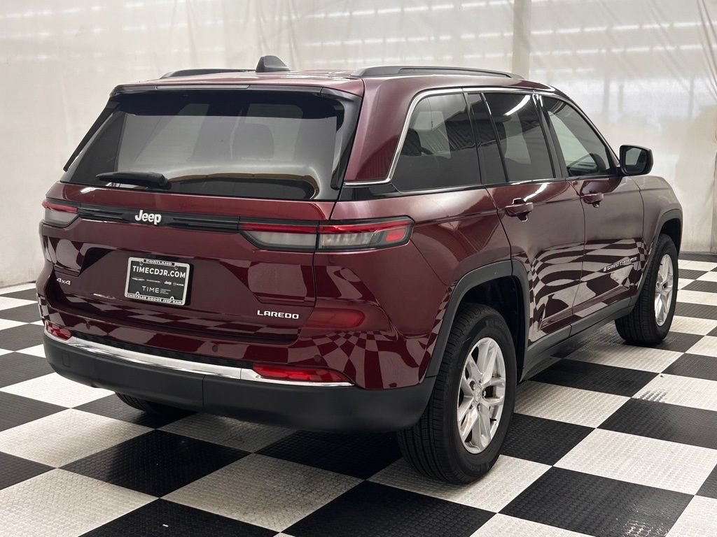 Used 2025 Jeep Grand Cherokee Laredo X w/ Trailer Tow Package AWD/4WD image 7
