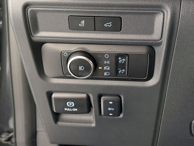 Used 2024 Ford Expedition Limited image 16