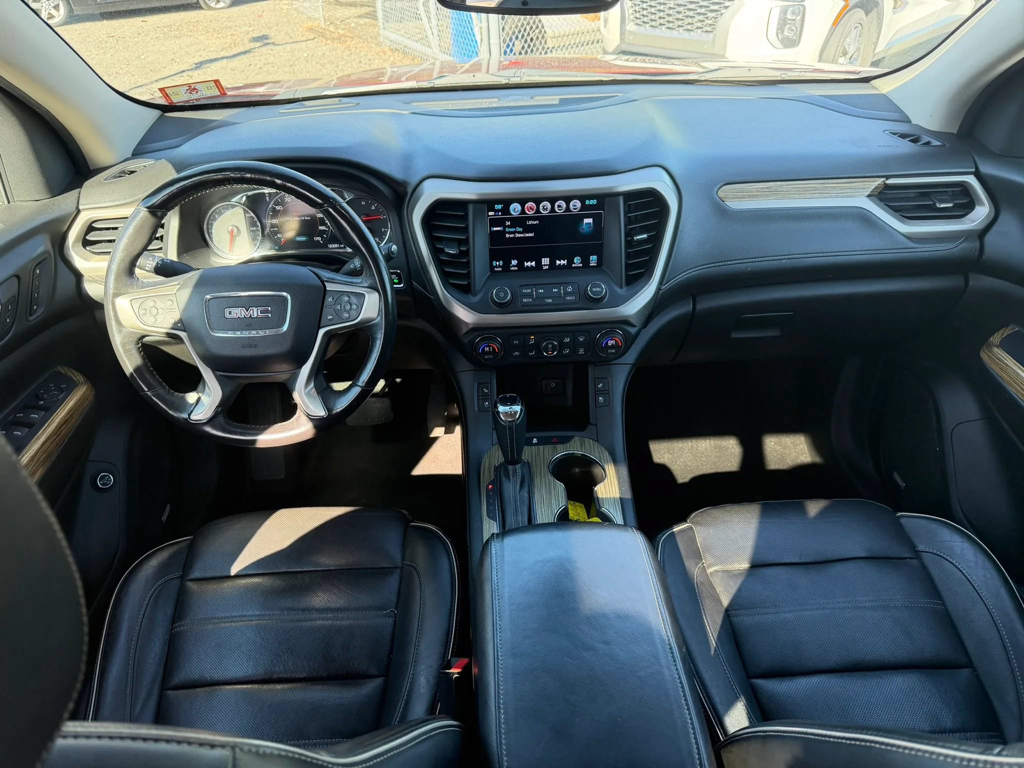 Used 2017 GMC Acadia Denali w/ Technology Package AWD/4WD image 33