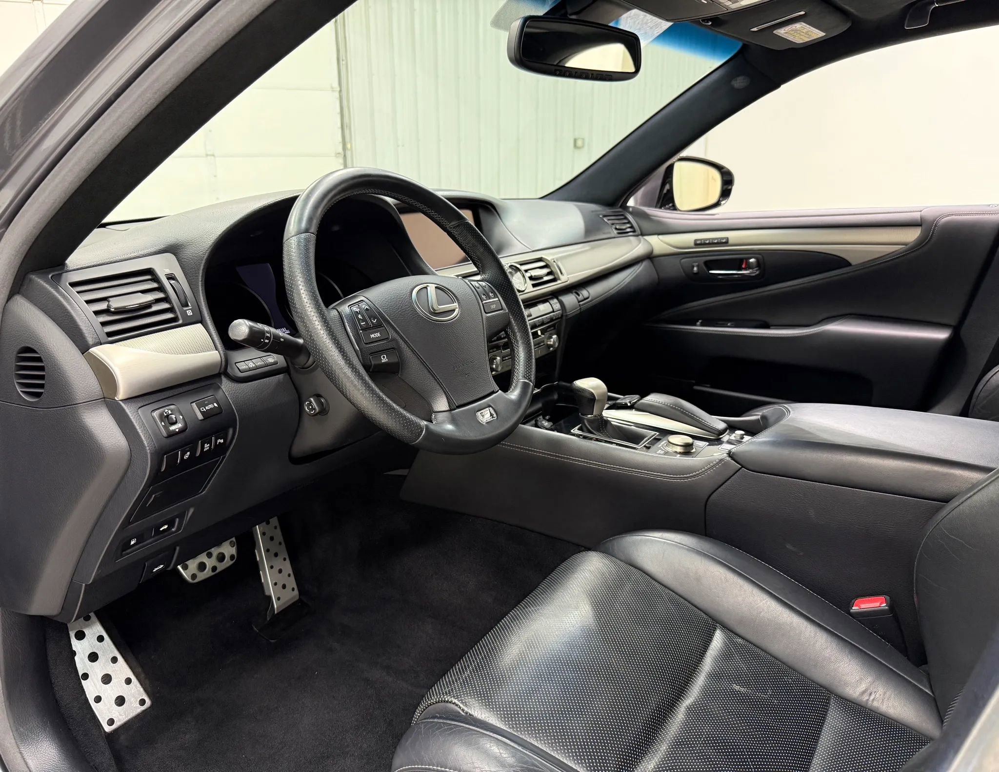 Used 2015 Lexus LS 460 AWD w/ F Sport Package image 12