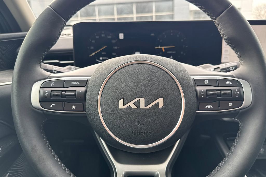 Used 2025 Kia K5 EX FWD image 25