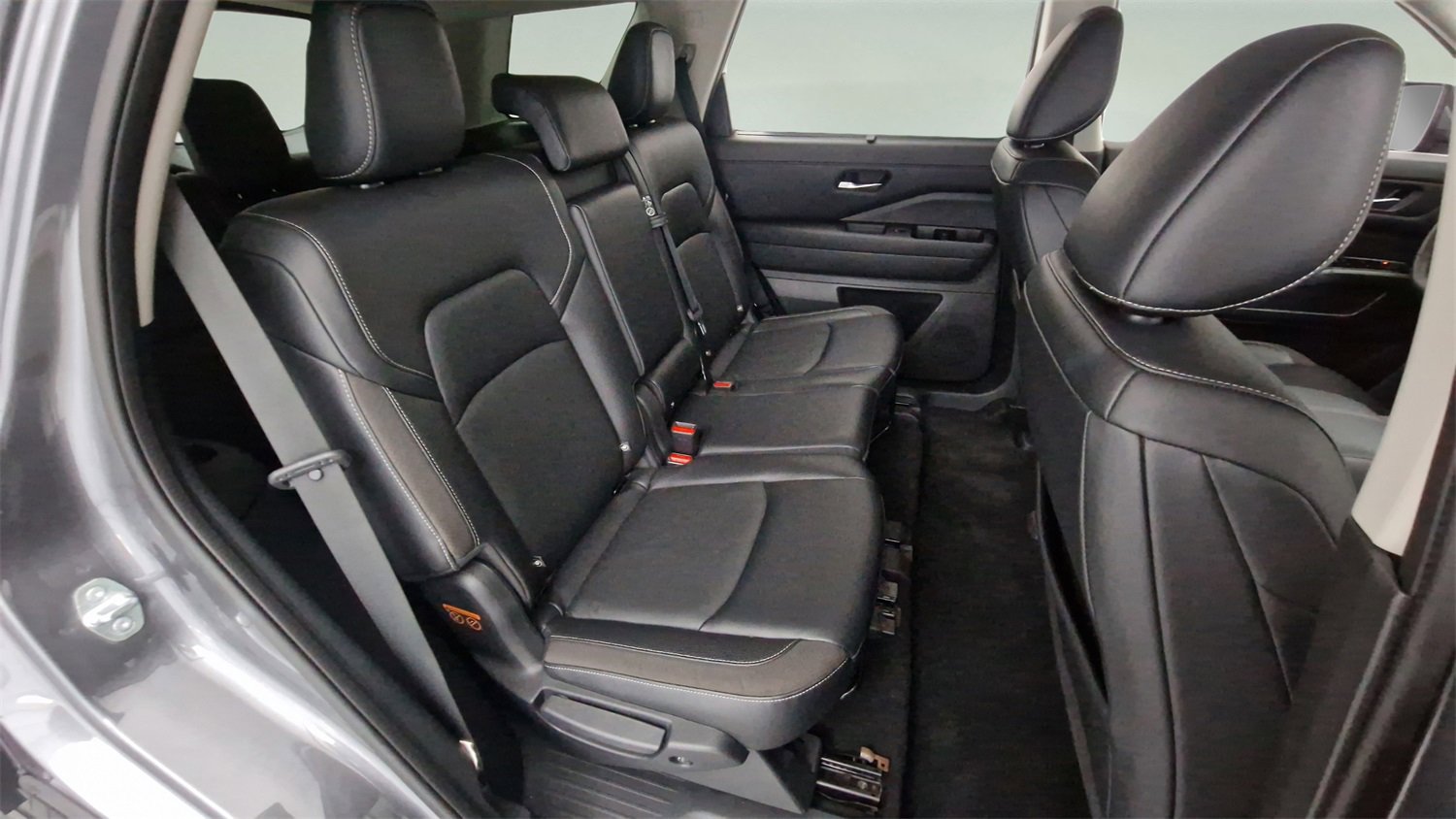 Used 2022 Nissan Pathfinder SL image 13