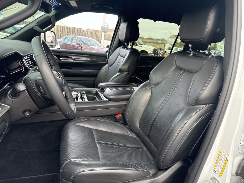 Used 2022 Jeep Wagoneer Series III w/ Convenience Group I image 5