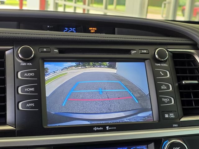 Used 2015 Toyota Highlander XLE FWD image 18
