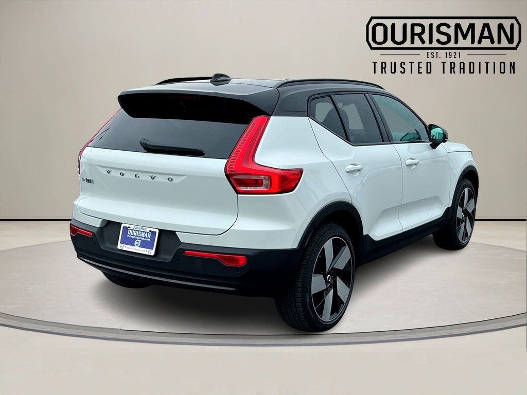 New 2026 Volvo EX40 Plus w/ Climate Package RWD image 3