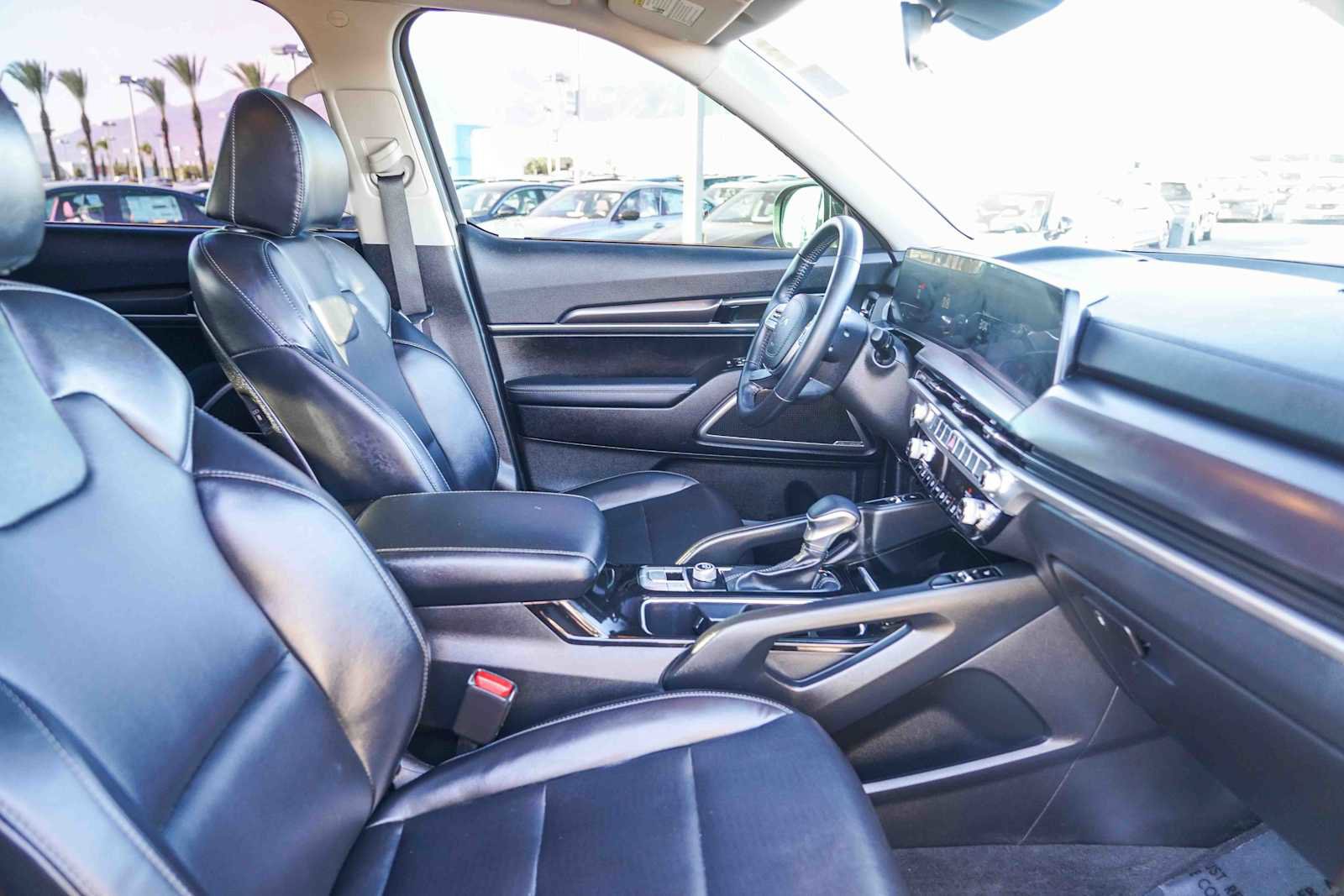 Used 2023 Kia Telluride S image 16