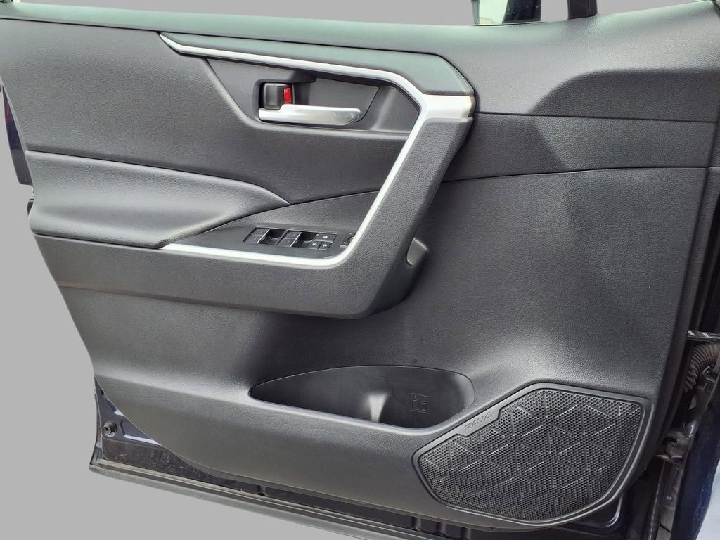 Used 2024 Toyota RAV4 XLE FWD image 18