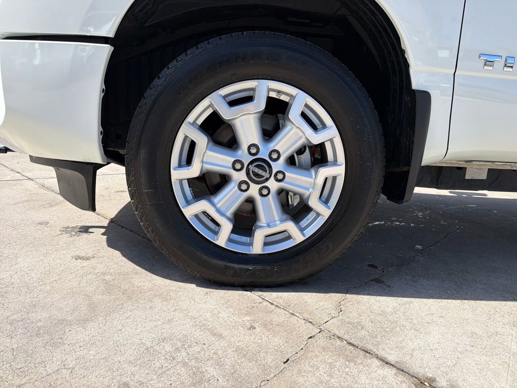 Used 2024 Nissan Titan SV w/ SV Convenience Package image 12