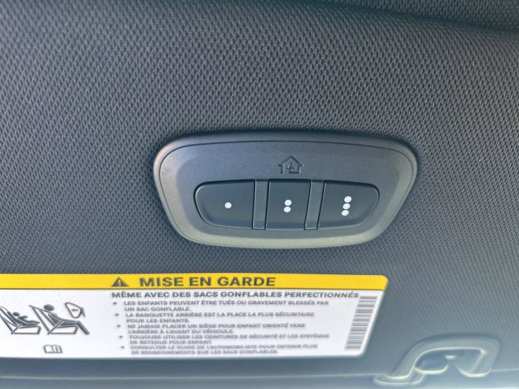 New 2025 Chrysler Pacifica Select image 44