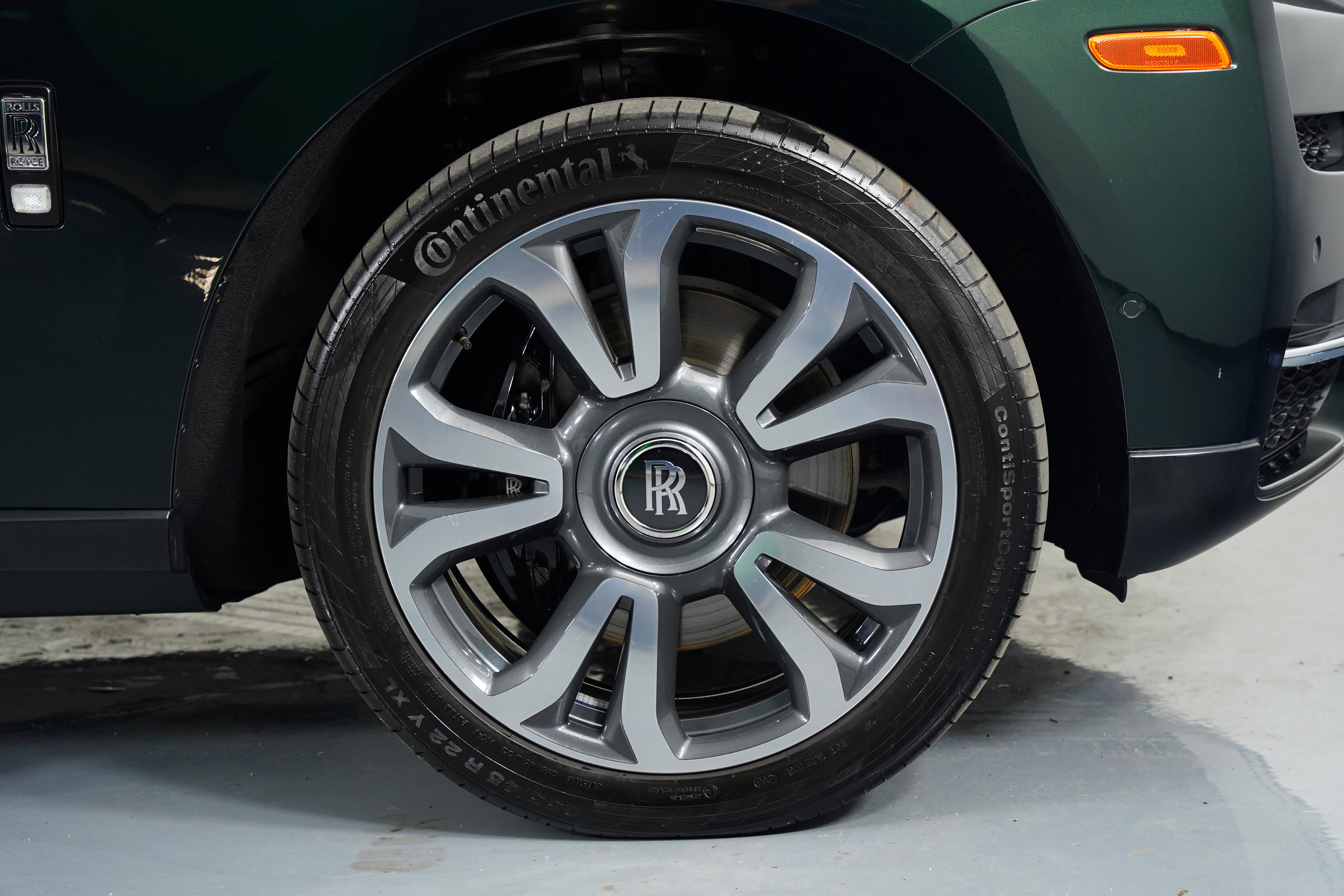 Used 2023 Rolls-Royce Cullinan w/ Cullinan Package image 8