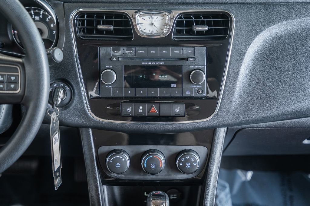 Used 2014 Chrysler 200 LX image 15