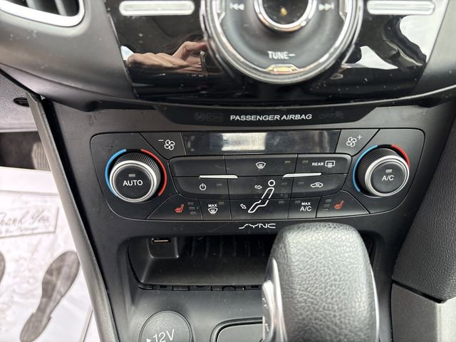 Used 2018 Ford Focus SEL w/ Cold Weather Package FWD image 31