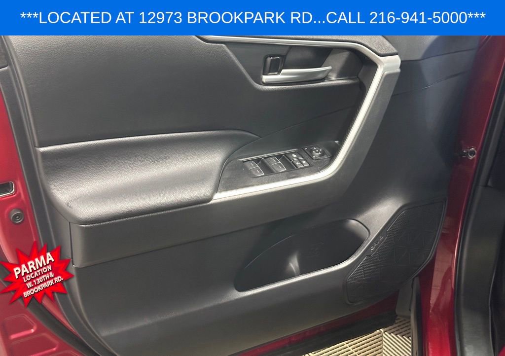 Used 2024 Toyota RAV4 XLE w/ Convenience Package image 7