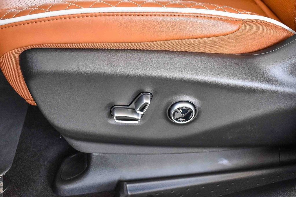 New 2026 Chrysler Pacifica Pinnacle w/ Trailer Tow Group image 23