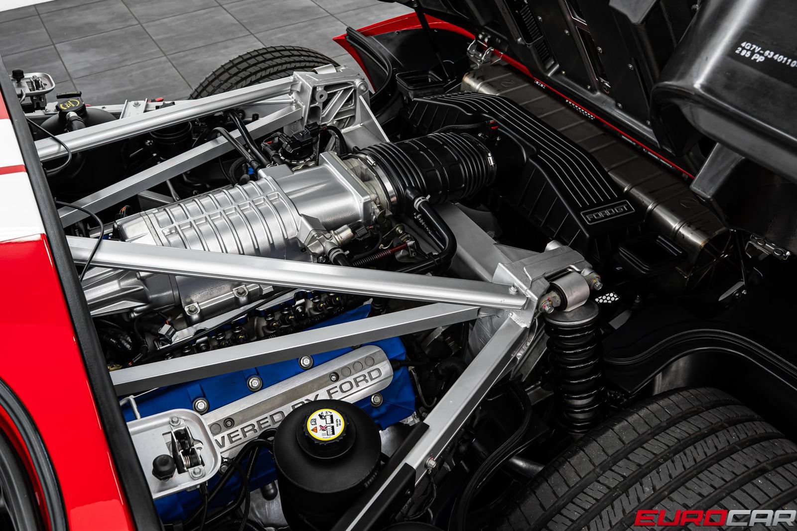 Used 2005 Ford GT RWD image 19