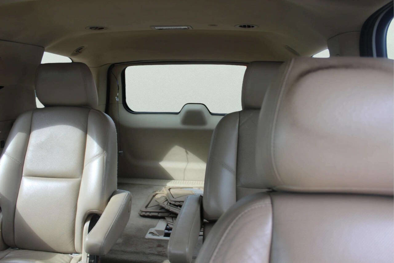 Used 2011 Chevrolet Tahoe LTZ image 7