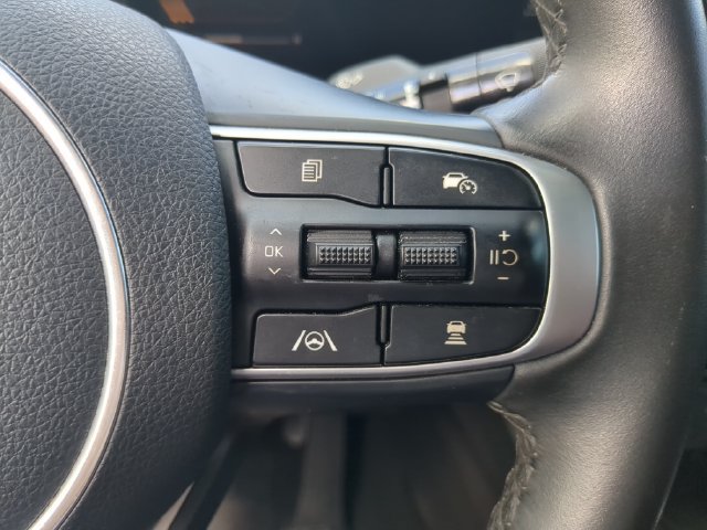 Used 2025 Kia K5 GT-Line w/ GT-Line Premium Package FWD image 32