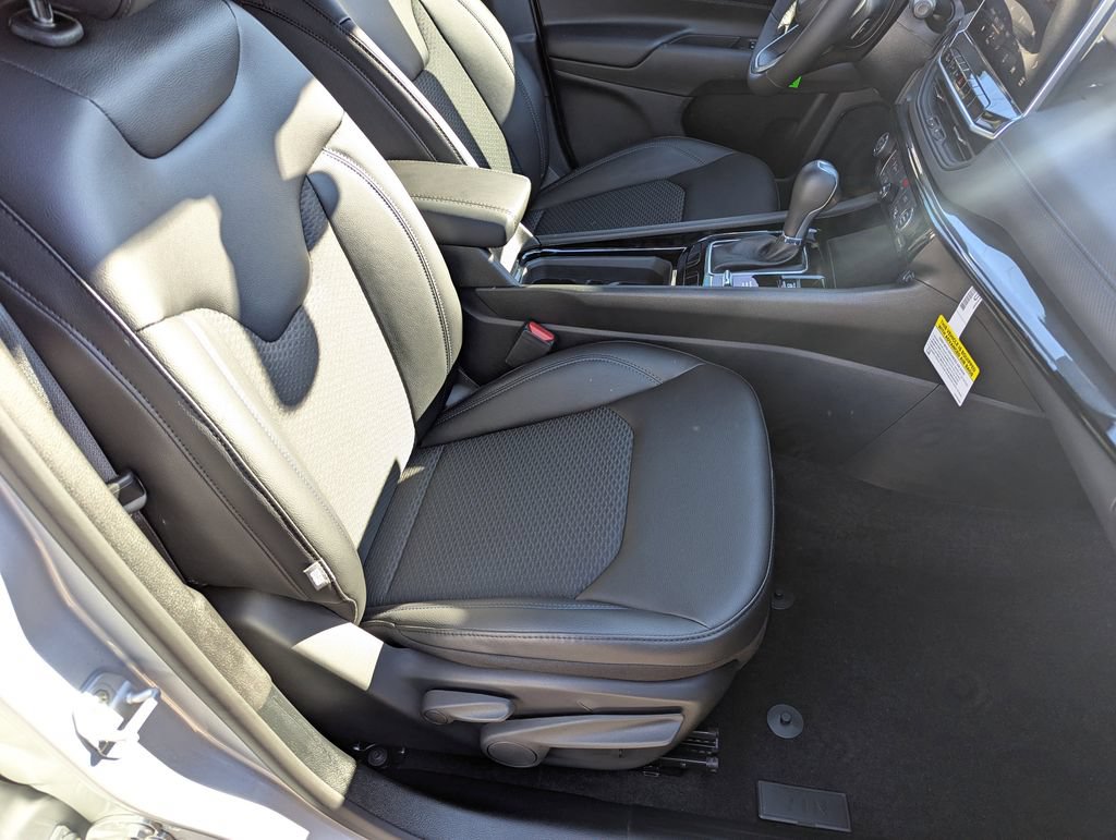 New 2026 Jeep Compass Latitude AWD/4WD image 34