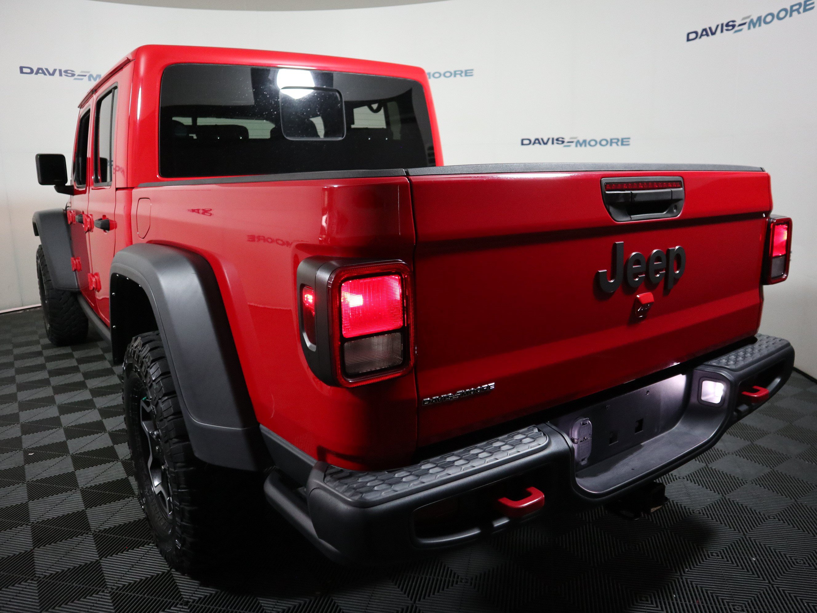 Used 2021 Jeep Gladiator Rubicon AWD/4WD image 9