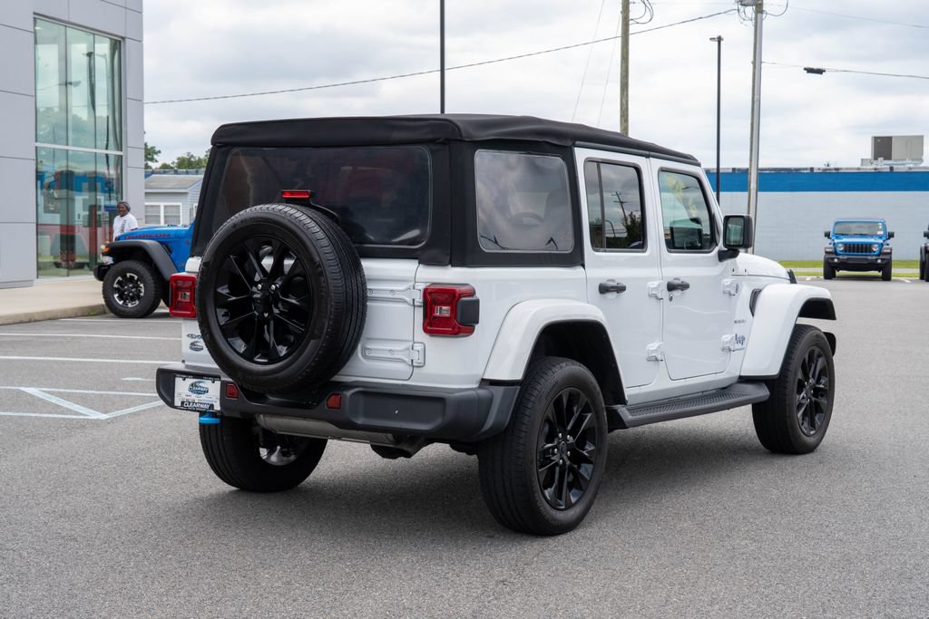 Used 2024 Jeep Wrangler Unlimited Sahara AWD/4WD image 7