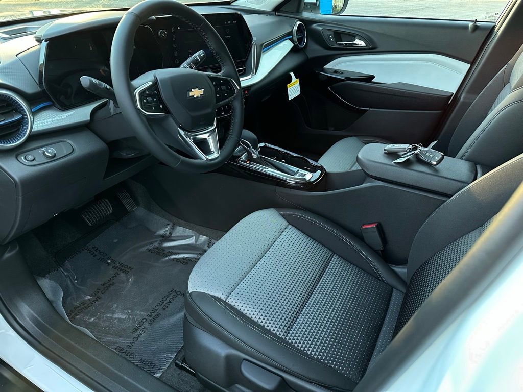 New 2026 Chevrolet Trax LT w/ Driver Confidence Package image 9