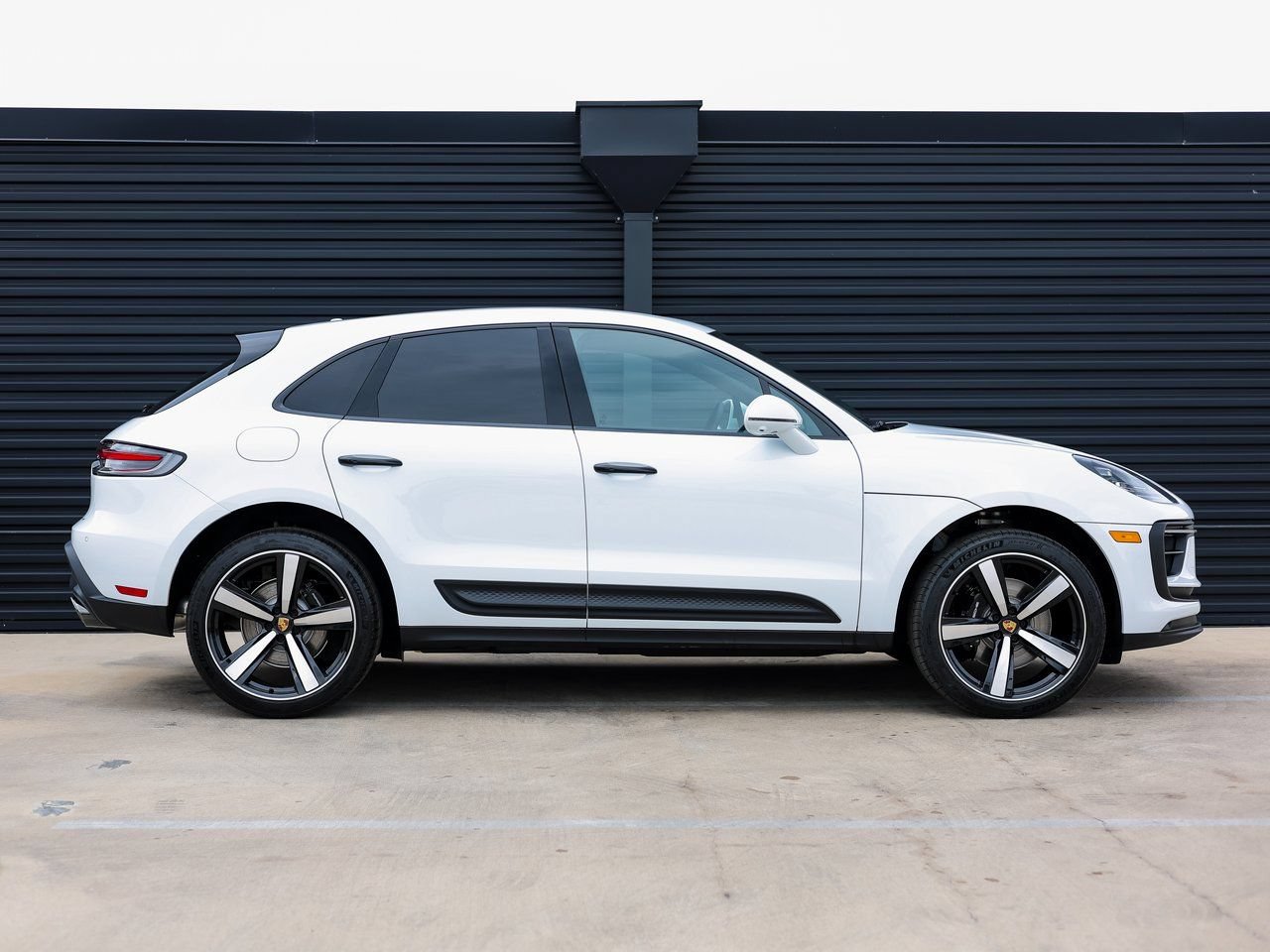 Certified 2026 Porsche Macan S AWD/4WD image 8
