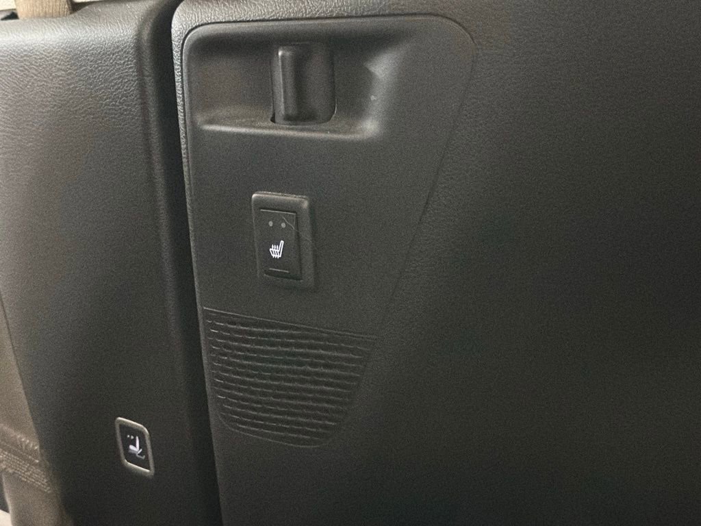 Used 2017 Chrysler Pacifica Limited image 25