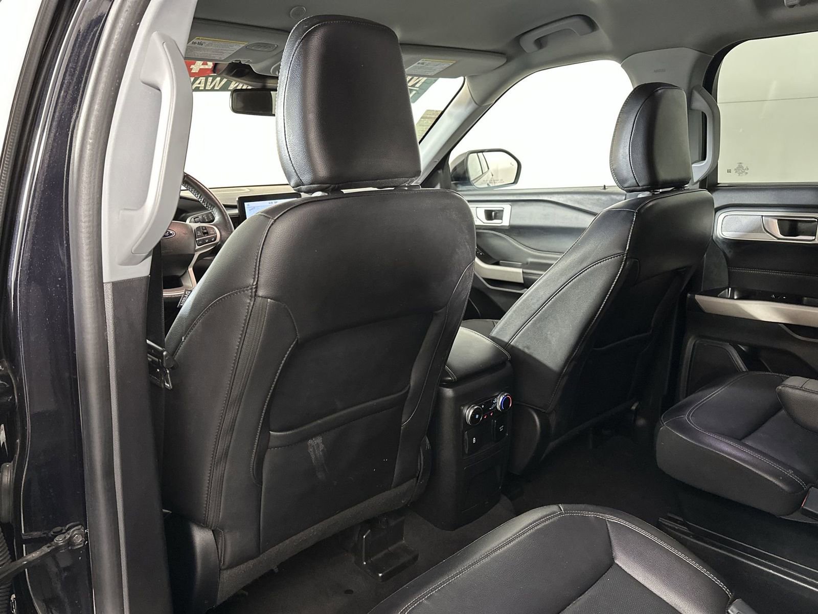 Used 2022 Ford Explorer Limited w/ Equipment Group 301A image 28