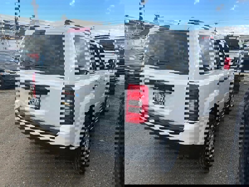 Used 2016 Jeep Patriot Sport FWD image 18