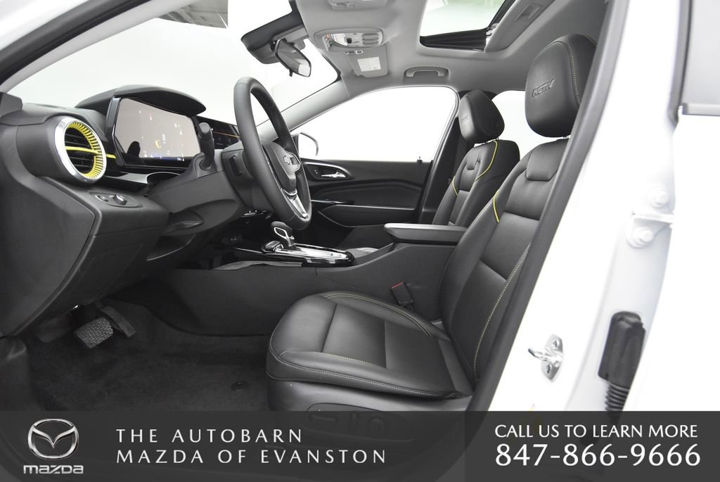 Used 2025 Chevrolet Trax ACTIV w/ Sunroof Package image 32