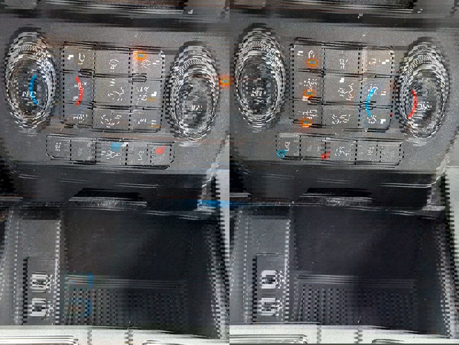 Used 2017 Ford F150 Raptor w/ Equipment Group 802A Luxury image 20