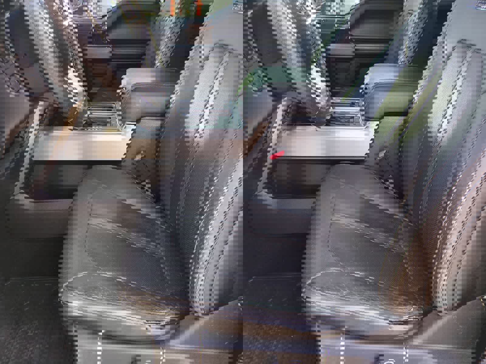 Used 2015 Ford F150 Platinum w/ Equipment Group 701A Luxury image 16