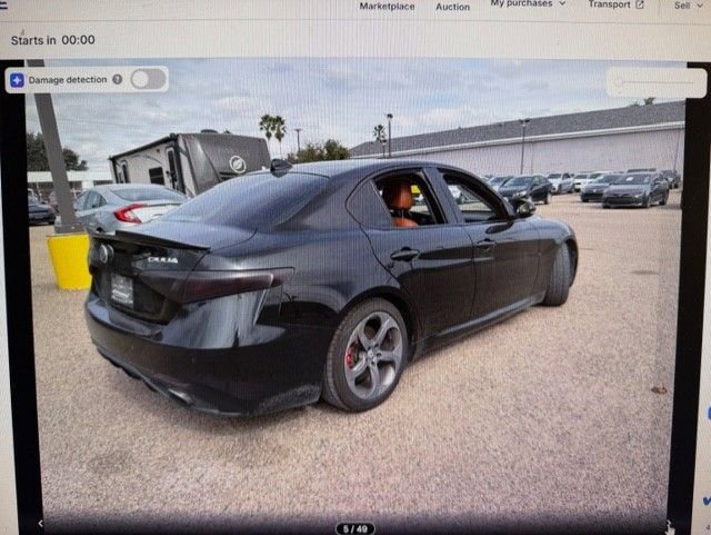 Used 2018 Alfa Romeo Giulia RWD image 4