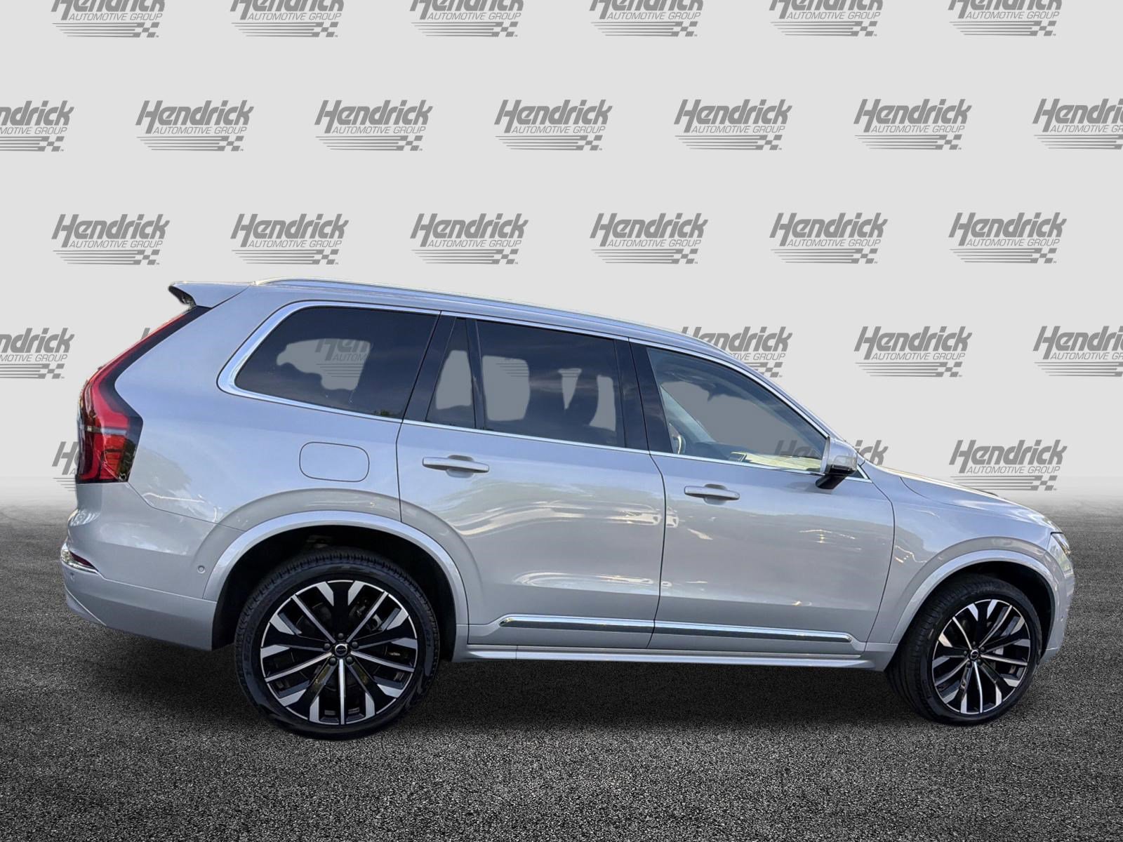 Certified 2025 Volvo XC90 B5 Plus AWD/4WD image 11