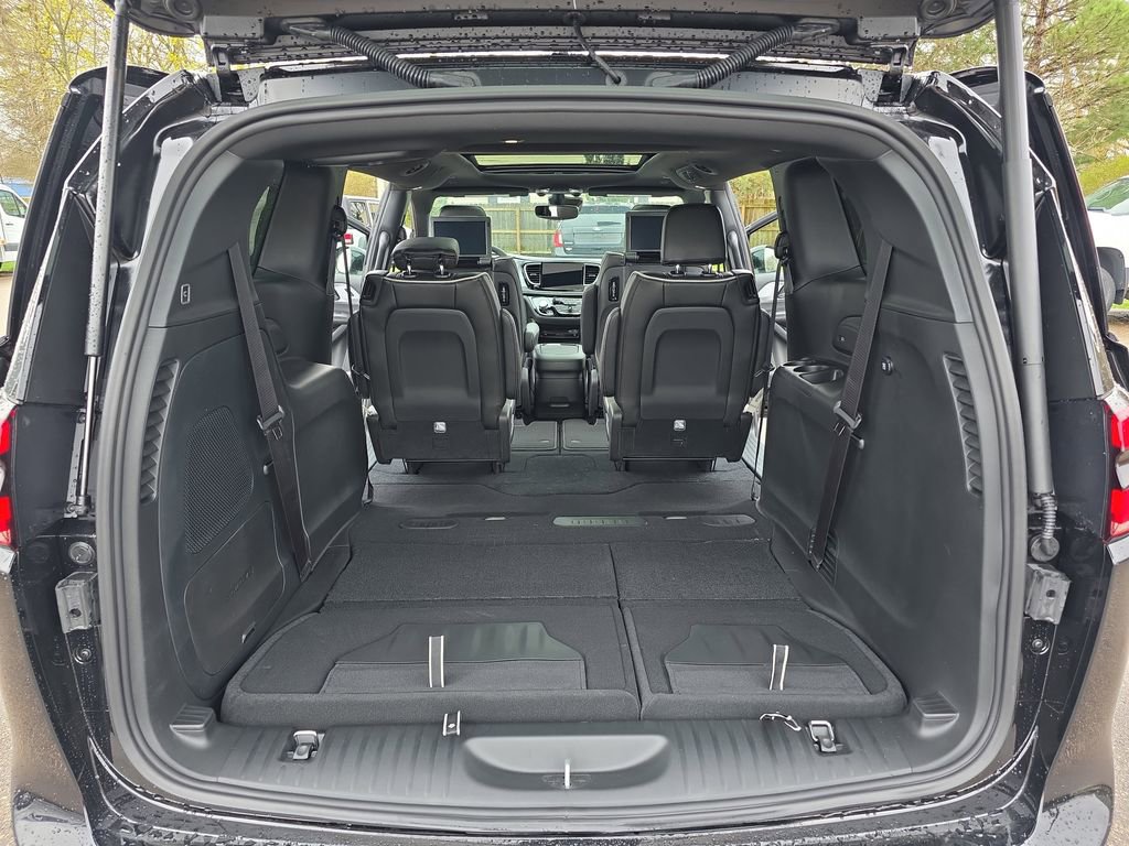 New 2026 Chrysler Pacifica Limited AWD/4WD image 14