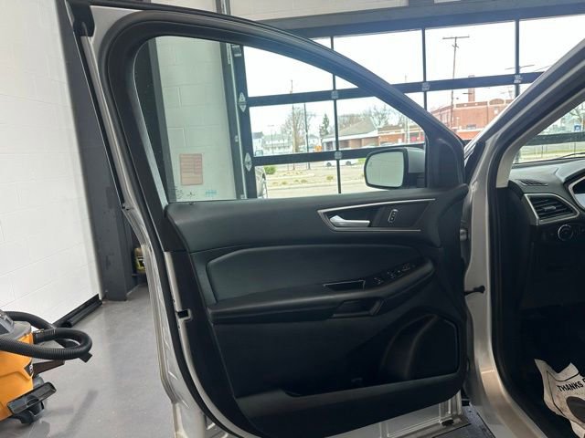 Used 2016 Ford Edge SEL w/ Equipment Group 201A image 13